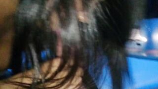 66743-namorada-peituda-chupando-e-dando-a-bunda