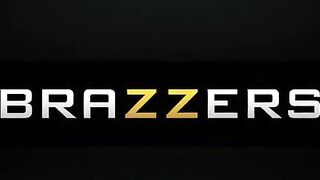 19804-porntube-como-cara-sem-graca-perto-da-morena-sem-vergonha-que-fica-de-olho-em-seu-pau