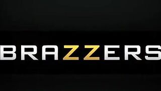 20017-sexogratis-com-um-bem-dotado-torando-tres-mulheres-bem-gatas-da-brazzers-com-tudo-em-um-video-para-o-youporn