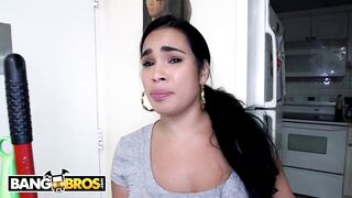 30802-latina-gostosa-dona-de-uns-peitos-grandes-e-uma-bunda-gigante-toda-redondinha