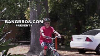 31382-nxxx-ciclista-comendo-uma-negona-gostosa-em-sua-casa-em-um-porno-mega-doido