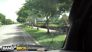 31478-dando-por-dinheiro-a-vizinha-gostosa-para-o-seu-vizinho-roludo-dentro-de-uma-van