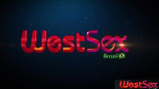 32377-ninfetas-com-a-morena-gata-de-oculos-escuro-querendo-tomar-uma-boa-ferrada-na-buceta