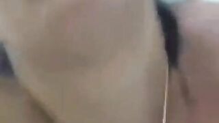 32733-porno-flagra-gostosinha-de-morena-metendo-bem-gostoso-e-empinadinha-no-sofa-quando-fica-de-quatro