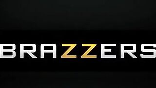 27684-a-melhor-produtora-de-filme-porno-botou-uma-magrinha-para-transar-com-tres-homens-ao-mesmo-tempo