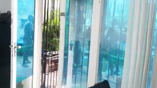 27946-mulher-safada-sendo-filmada-enquanto-faz-boquete