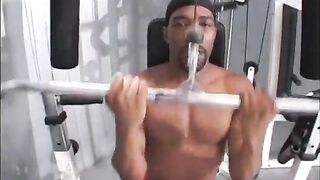 29544-chupadas-gostosas-em-pica-de-homens-casado-igual-essa-vagabunda-estava-fazendo-com-seu-amante-escondida
