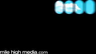 45533-videos-mulher-peituda-chupando-e-dando-a-buceta