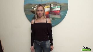 5974-xvideos-porno-ninfeta-loirinha-se-masturbando-com-seu-cacete-de-plastico