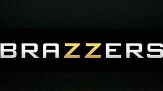 xvideovlogbr-21133-vidios-porno-com-branquinha-deliciosa-jogando-video-game-e-transando-com-marmanjos