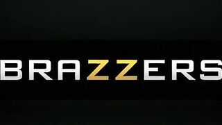xvideovlogbr-21251-porno-star-mostrando-como-se-vira-uma-atriz-porno-de-verdade-em-varias-posicoes