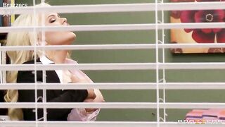 xvideovlogbr-21301-loira-deliciosa-fazendo-carequinha-foder-ela-em-um-video-louco-de-sexo-com-amante