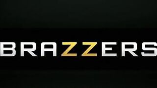 xvideovlogbr-22555-video-de-sexo-gratis-deixa-mulher-muito-excitada-ao-ver-seu-namorado-pelado-no-casamento-deles-dois