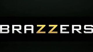 xvideovlogbr-22681-teen-sex-mostra-essa-gostosa-fantasiada-para-seu-namorado-que-adora-umas-fantasias-porno-para-postar