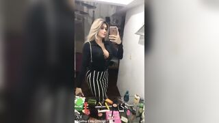 xvideovlogbr-23457-travesti-bem-vestido-mostrando-sua-bundinha-deliciosa-em-um-video-porno-caseiro