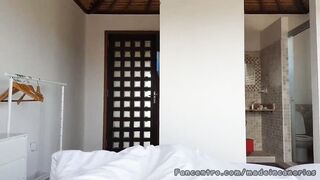 xvideovlogbr-24187-peituda-muito-gata-e-novinha-pegando-na-pica-grande-e-grossa-do-bem-dotado