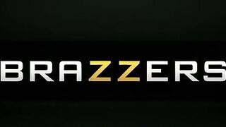 xvideovlogbr-24247-sexoquente-tras-um-empresario-pedindo-para-sua-secretaria-ir-na-sua-sala-pagar-um-boquete-delicioso-para-fazer-sexo-com-ela