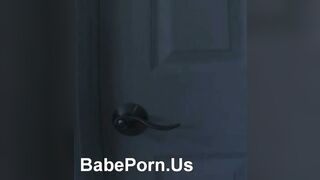 xvideovlogbr-24301-sex-hot-dessa-loirinha-pagando-um-boquete-bem-gostoso-dentro-do-banheiro
