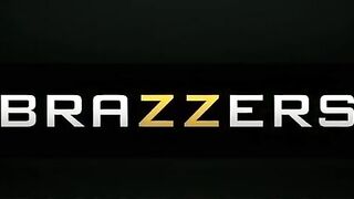 xvideovlogbr-24429-brazzer-com-o-cara-careca-chupando-a-buceta-de-sua-melhor-aluna-que-e-um-tesao-de-novinha
