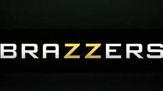 xvideovlogbr-24827-massagem-sexual-mostra-novinhas-dando-conta-de-uma-roal-enorme-sozinhas-para-felicidade-do-marmanjo