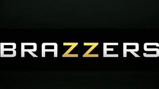 xvideovlogbr-25096-x-porno-da-massagista-gostosa-dando-uam-boa-cavalgada-na-rola-do-bem-dotado