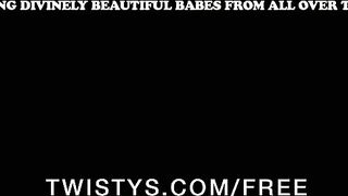 xvideovlogbr-25271-sexo-mania-tem-como-foco-mostrar-mulheres-gostosas-e-magrinhas-se-masturbando-para-camera-ao-vivo