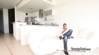 xvideovlogbr-38127-porno-travesti-magrinha-sofrendo-no-pauzao