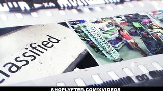 xvideovlogbr-51800-ninfetinha-e-sua-melhor-amiga-fazendo-putaria-dentro-do-almoxarifado