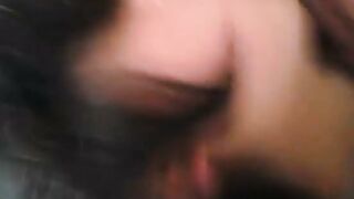 20186-en-el-auto-estaba-tan-cachonda-que-se-quito-la-ropa-y-fue-tras-su-marido