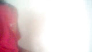 21042-una-guarrilla-para-3-hombres-que-hace-una-orgia-increible