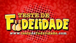 22655-la-rubia-le-dio-su-cono-a-su-albanil-de-polla-grande