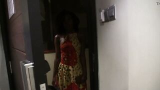 pornoespanolblog-12944-negra-caliente-le-encanta-darse-placer-en-la-polla-del-granuja-y-hasta-suelta-sus-nalgas