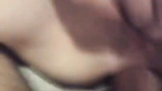pornoespanolblog-13018-novia-con-el-cono-reventado-acaba-teniendo-que-liberar-su-apretado-culo