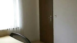 pornoespanolblog-13122-russo-llevo-a-su-novia-de-paseo-y-acabo-recibiendo-un-culo-de-regalo