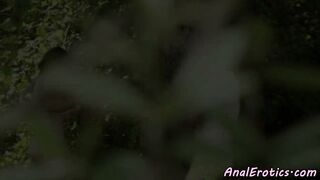 pornoespanolblog-13469-inocente-hottie-va-a-dar-un-paseo-por-el-bosque-con-su-hombre-y-termina-teniendo-sexo-anal-muy-sabroso-en-el-picnic