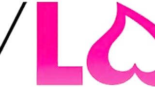pornoespanolblog-13889-esposa-traviesa-engana-a-su-marido-delante-de-el-y-se-corre-mientras-su-marido-le-chupa-el-dedo