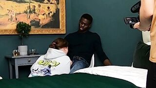 pornoespanolblog-15094-un-negro-con-una-polla-enorme-metida-hasta-el-fondo-del-culo-de-una-pelirroja-blanca-comprometida