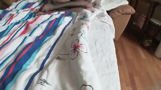 pornoespanolblog-15442-sapequinha-coqueteaba-con-su-hombre-y-el-le-metia-los-dedos-en-su-maravilloso-culo-mientras-ella-le-hacia-una-de-esas-mamadas