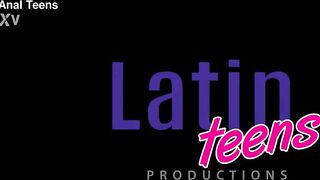 pornoespanolblog-15566-chica-flaca-traviesa-convoca-a-los-machos-para-follarla-completamente-y-declara-que-no-quiere-polla-en-su-cono-solo-en-su-culo