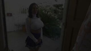 pornoespanolblog-15781-el-follador-randy-folla-a-una-chica-joven-duro-y-el-tipo-incluso-le-da-leche-caliente-en-la-lengua