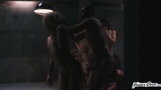 pornoespanolblog-16175-el-bribon-extremadamente-afortunado-tuvo-el-mejor-sexo-de-su-vida-consiguio-follarse-a-9-mujeres-calientes-al-mismo-tiempo
