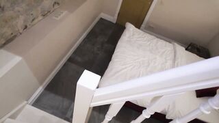 pornoespanolblog-17650-pelirroja-caliente-se-mete-un-tapon-metalico-en-el-culo-mientras-el-granuja-aprovecha-para-meterle-la-polla-con-todas-sus-fuerzas-en-su-cono-perfecto