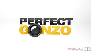 pornoespanolblog-4543-cono-caliente-siendo-masturbado