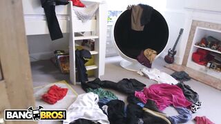 xvideovlogbr-33666-julianna-vega-uma-morena-de-peitos-grandes-dando-a-xoxota-para-um-novinho-do-pau-grande