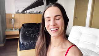 65876 - Novinha linda e apaixonada dando a bundinha