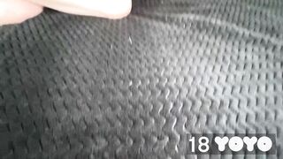 66103 - Arregaçando a bucetinha linda da ninfeta