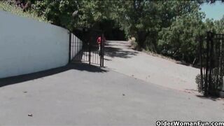 66689 - Branquinha peituda fodida no cu com vontade